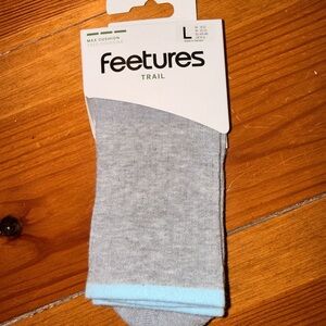 Feetures Trail Max Cushion Light Blue and Gray Socks